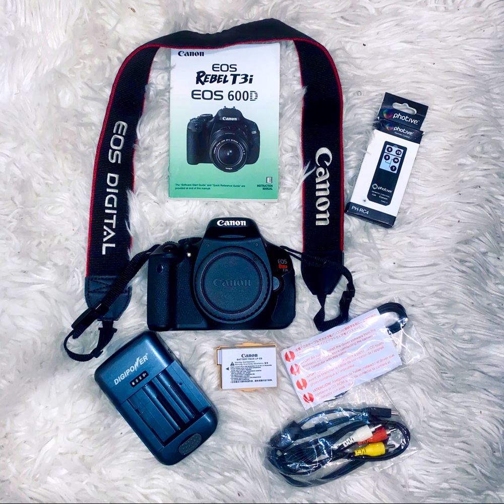 CANON T3 DIGITAL CAMERA (BODY ONLY) w/ACCESSORIES